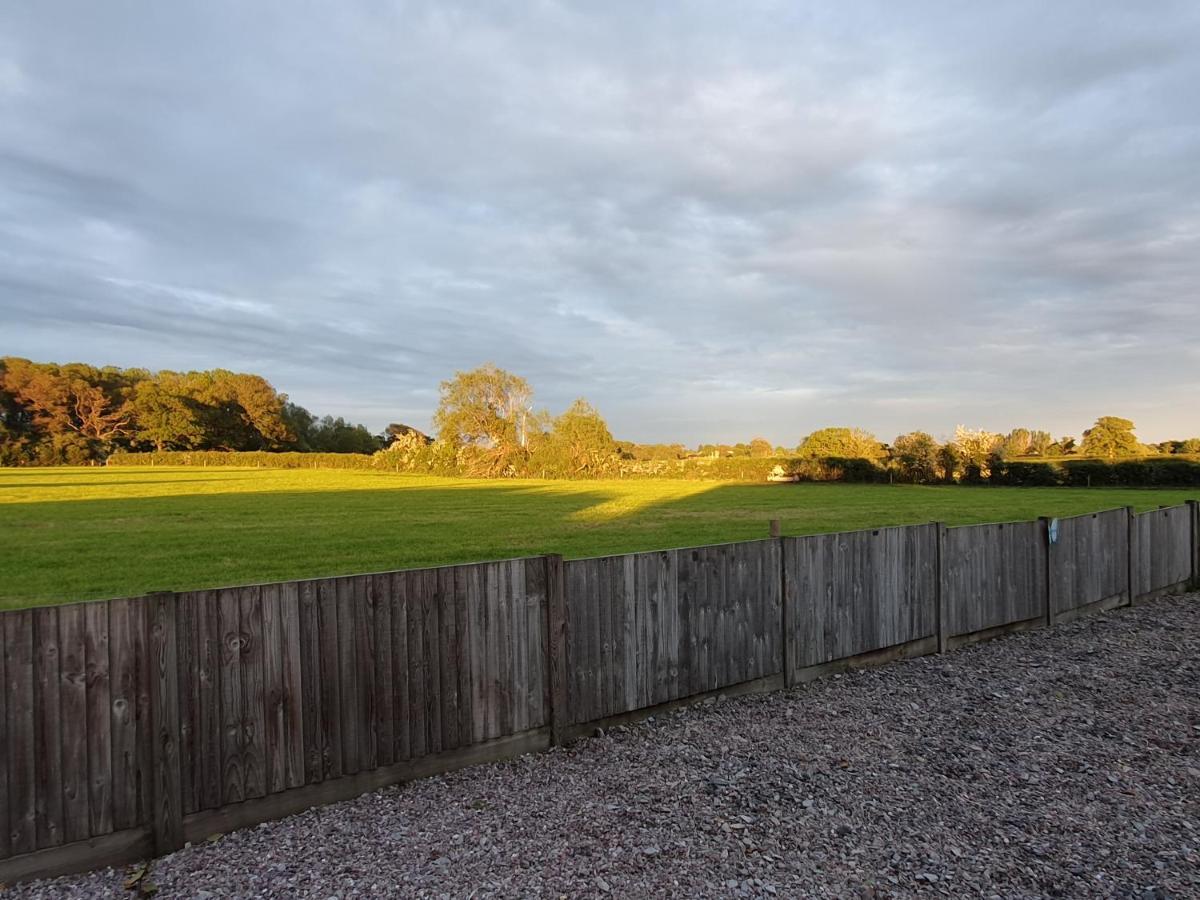 Foxes Field B&B Aston Nantwich Wrenbury エクステリア 写真