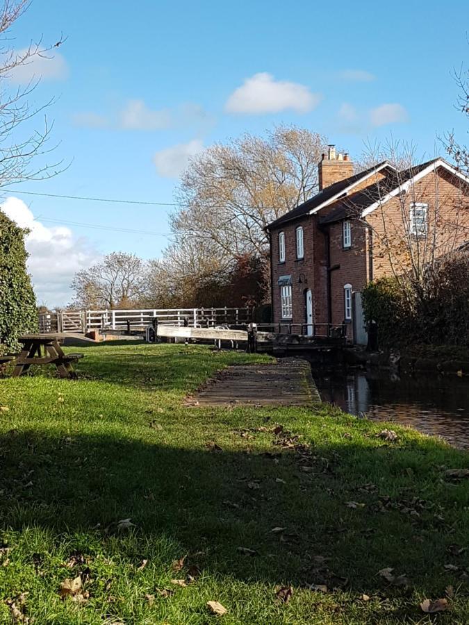 Foxes Field B&B Aston Nantwich Wrenbury エクステリア 写真